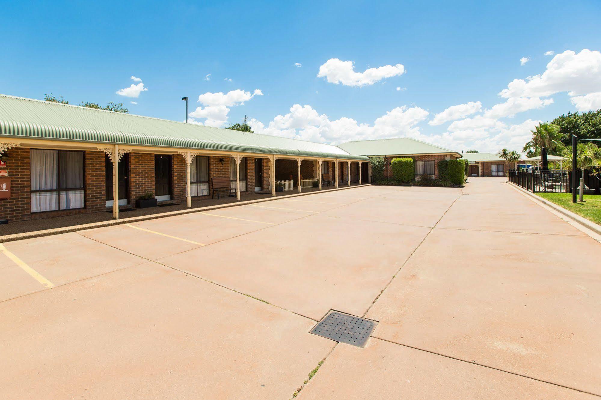 Lincoln Cottage Motor Inn Wagga Wagga Exteriör bild
